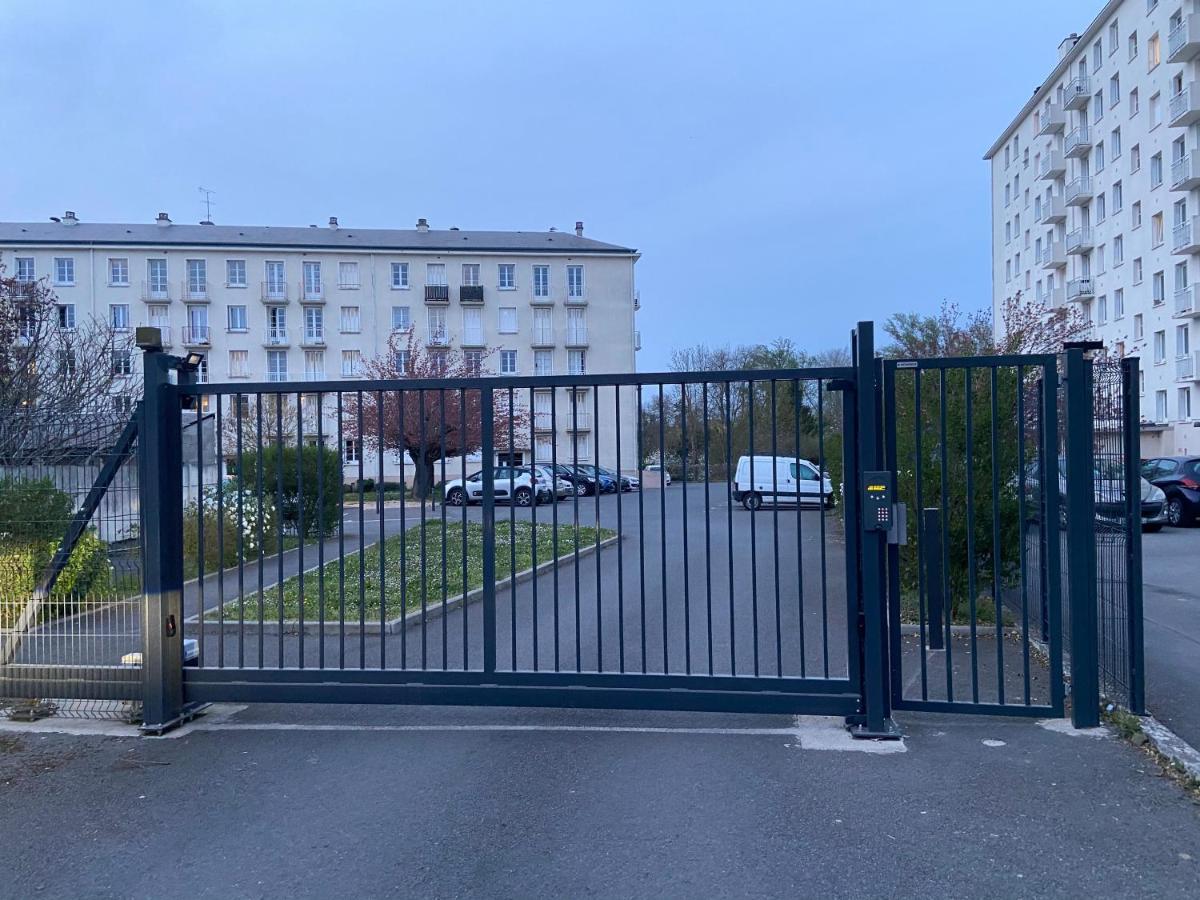 Bel F3 Quartier Pignoux 1 Km Centre Ville Bourges Exterior photo